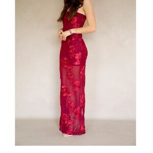 Chic Strapless Burgundy Floral Dress